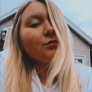 Meet your Posher, Cassandra